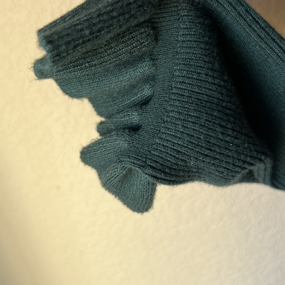 Ann Taylor Factory green ribbed long sleeve sweater, size medium petite - Picture 3 of 6